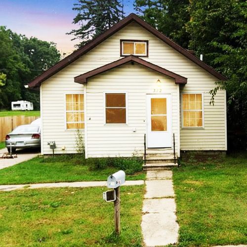 312 E Porter St, Jackson, MI, 49202-2407 | Card Image