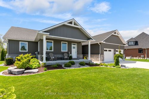 8 Fawn Creek Lane, Bluewater, ON, N0M1G0 | Card Image