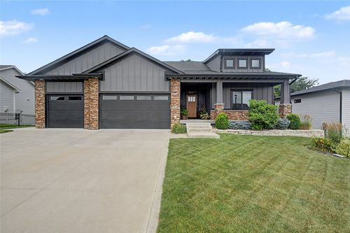 2205 Ne Heritage Dr, Grimes, IA, 50111-1286 | Card Image