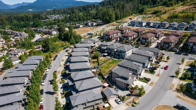 10553 248 St, House other with 5 bedrooms, 4 bathrooms and 4 parking in Maple Ridge BC | Image 27