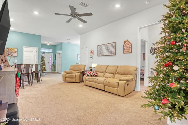 814 Moment St, House other with 4 bedrooms, 2 bathrooms and null parking in Cocoa FL | Image 11