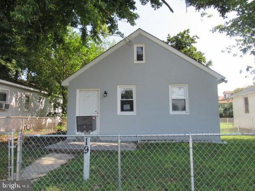 19 Willis St, PENNS GROVE, NJ, 08069-1747 | Card Image