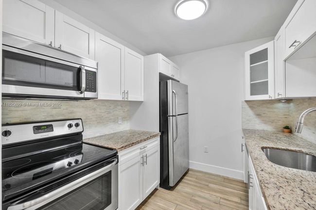 APT-215 - 8261 Sw 128 Th St, Condo with 2 bedrooms, 2 bathrooms and null parking in Pinecrest FL | Image 6