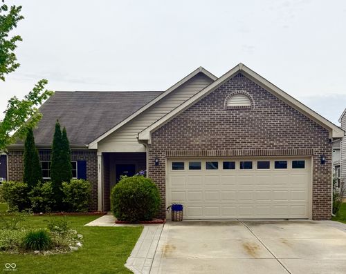 881 Sommersweet Run, Greenwood, IN, 46143-5567 | Card Image