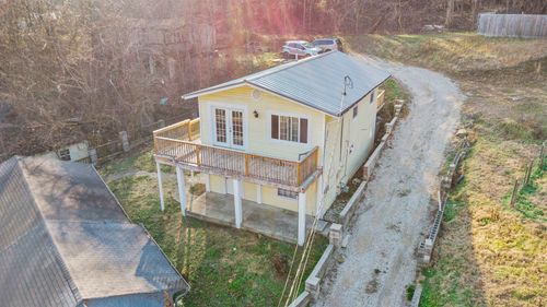 3304-3302-3304 Springhaven St, Catlettsburg, KY, 41129-1162 | Card Image