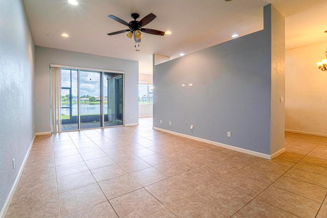 2177 Sw Cape Cod Dr, Condo with 3 bedrooms, 3 bathrooms and null parking in Port St. Lucie FL | Image 8