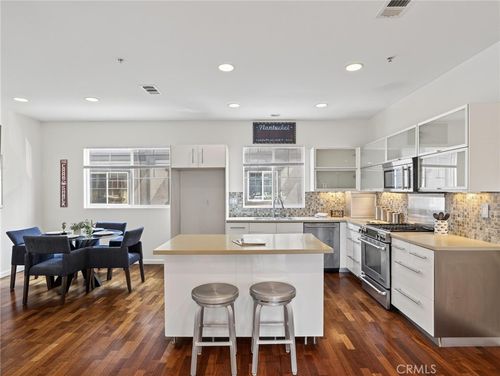 1285 Riverrock Rd, Harbor City, CA, 90710 | Card Image