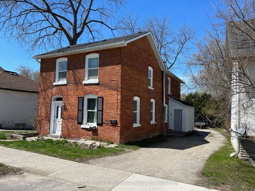 42 Penetang St, Barrie, ON, L4M1V6 | Card Image