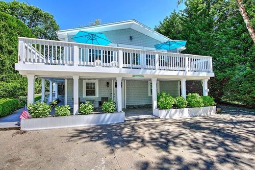 36 Fairway Dr, Narragansett, RI, 02882-1420 | Card Image