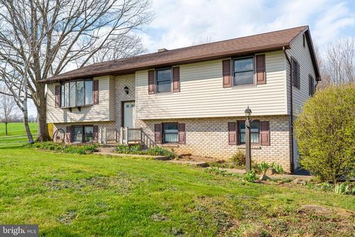 181 Bomberger Rd, LITITZ, PA, 17543-9511 | Card Image