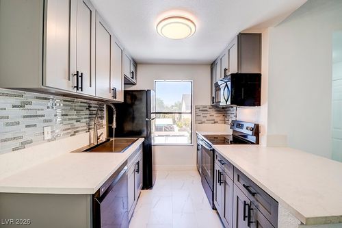 206-5121 Lindell Rd, Las Vegas, NV, 89118-1293 | Card Image