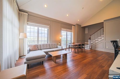 1302 The Plaza, Tenafly, NJ, 07670 | Card Image