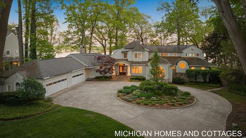 714 N Shore Dr, Holland, MI, 49424-2737 | Card Image