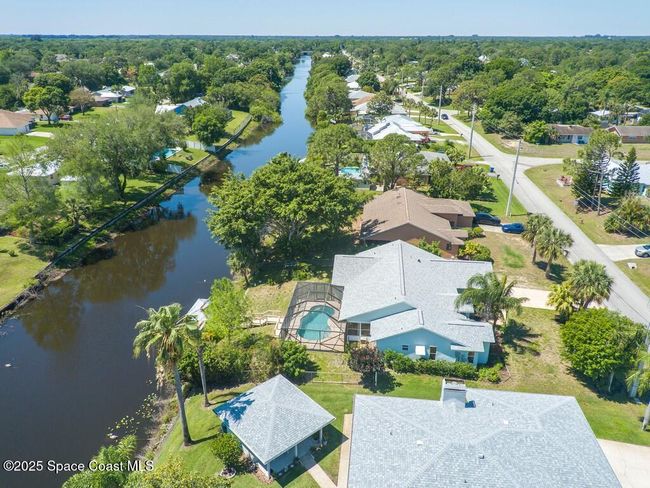 344 Concha Dr, House other with 3 bedrooms, 2 bathrooms and null parking in Sebastian FL | Image 34
