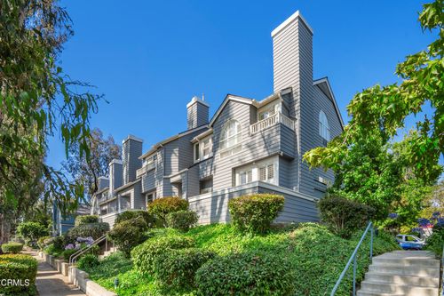 1051 Thomas Ln, Ventura, CA, 93003-5268 | Card Image