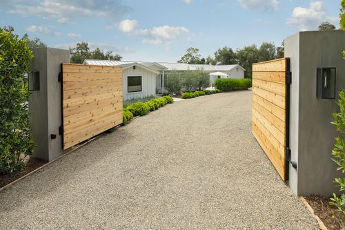 1071 E Mountain Dr, Montecito, CA, 93108-1116 | Card Image