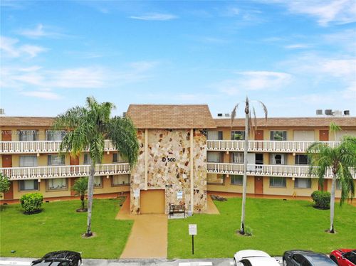 apt-203-500 Village Green Cir W, Palm Springs, FL, 33461-1449 | Card Image