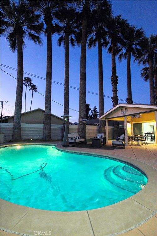 7719 Shoup Ave, West Hills, CA, 91304-5424 | Card Image