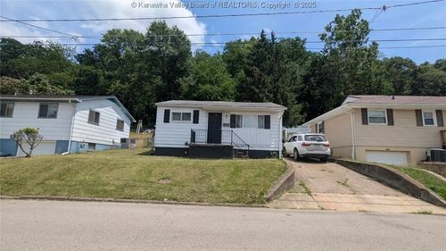 411 Spencer Ave, Barboursville, WV, 25504-2235 | Card Image