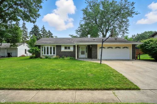 2S225 Lawler Ln, Lombard, IL, 60148-5119 | Card Image