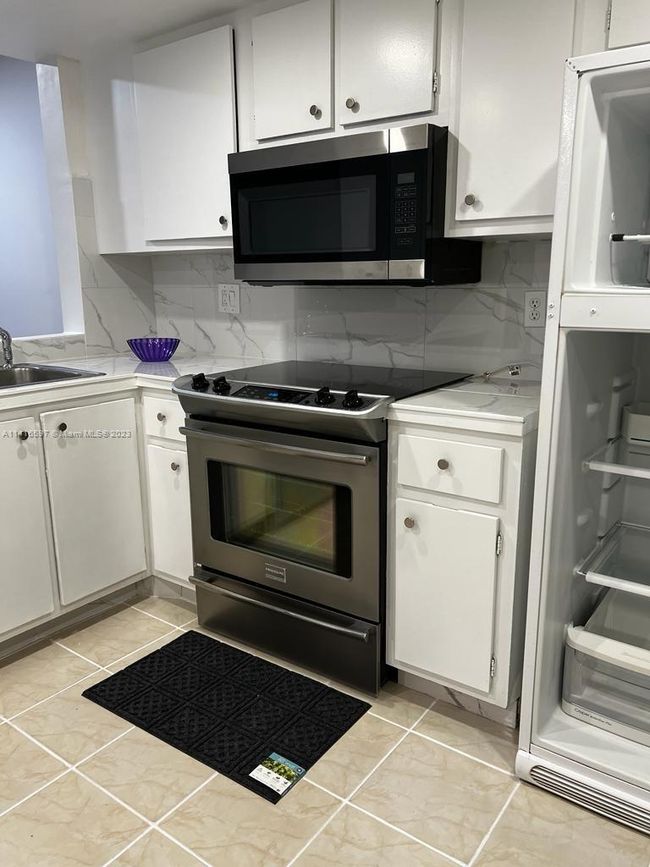 APT-303 - 6575 W Oakland Park Blvd, Condo with 2 bedrooms, 2 bathrooms and null parking in Lauderhill FL | Image 5