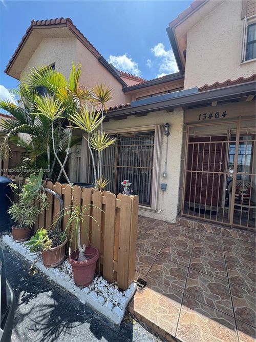 13464 Sw 11th Ter, Miami, FL, 33184-3327 | Card Image