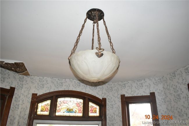 326 N Sycamore St, Home with 4 bedrooms, 2 bathrooms and null parking in Campbellsburg IN | Image 8