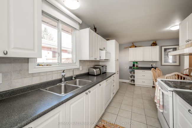 28 Brown St, House attached with 4 bedrooms, 2 bathrooms and 3 parking in Tottenham ON | Image 8