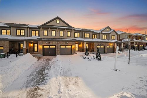 62 Sherway St, Stoney Creek, ON, L8J0J3 | Card Image
