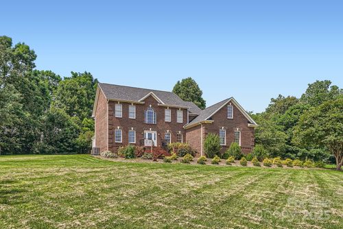 1185 Willow Creek Dr, Newton, NC, 28658-8012 | Card Image