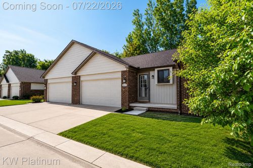 30-20478 Longwood Dr, Clinton Township, MI, 48038-4416 | Card Image