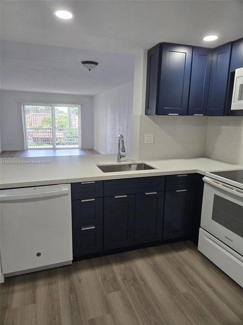 apt-3j-1700 Nw 58th Ter, SUNRISE, FL, 33313-6940 | Card Image
