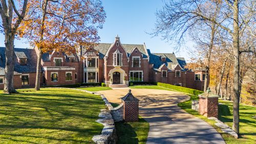 6052 E Summit View Drive, Springfield, MO, 65809 | Card Image