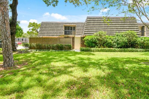 630 6th Ter, Palm Beach Gardens, FL, 33418-3674 | Card Image