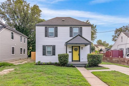 1613 Wickham Ave, Newport News, VA, 23607-5829 | Card Image