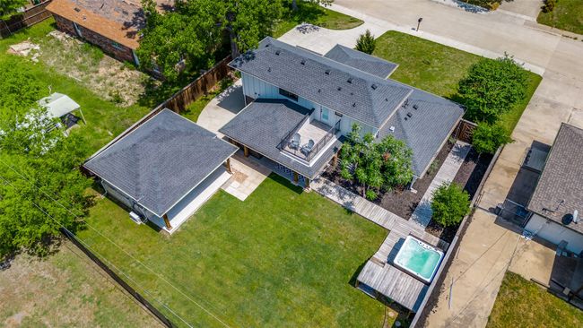 Huge backyard and backs to park! | Image 30
