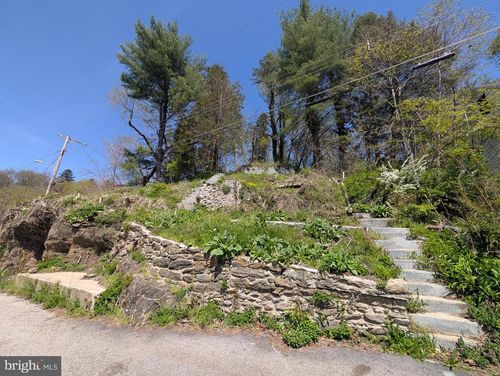 8 Junior St, GLEN ROCK, PA, 17327-1315 | Card Image