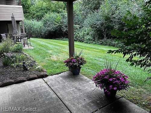 unit-129-250 Briarcrest Dr, Ann Arbor, MI, 48104-6760 | Card Image