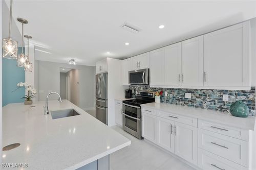 3870 White Boulevard, Naples, FL, 34117 | Card Image