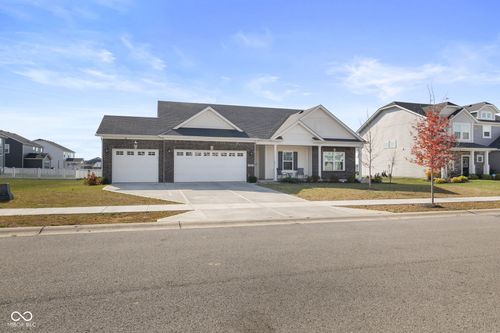 7067 Hart St, Cumberland, IN, 46229-4147 | Card Image