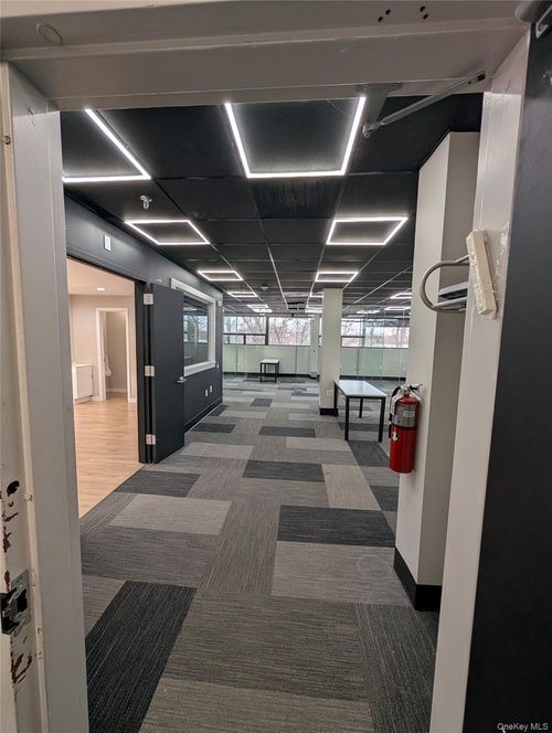 80 Red Schoolhouse Rd, Spring Valley, NY, 10977-7053 | Card Image