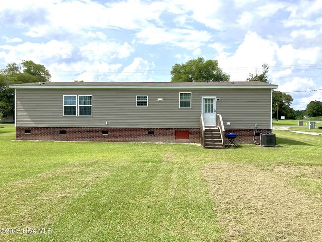 rear exterior | Image 22