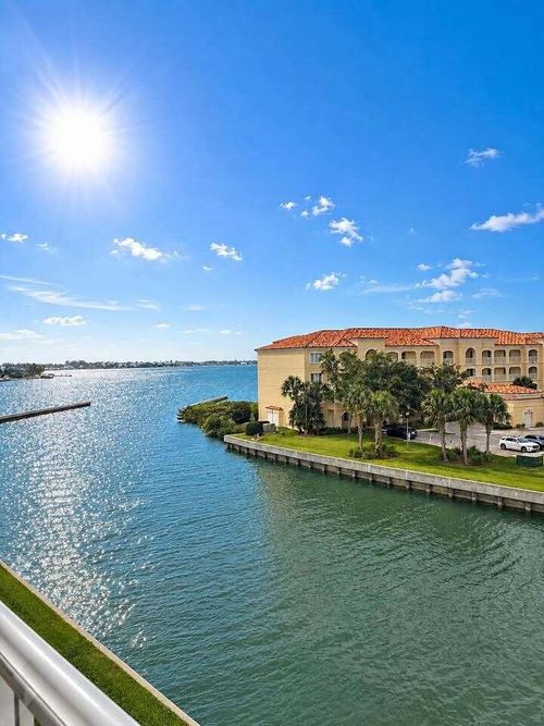 ph06-5 Harbour Isle Dr E, Fort Pierce, FL, 34949-2757 | Card Image