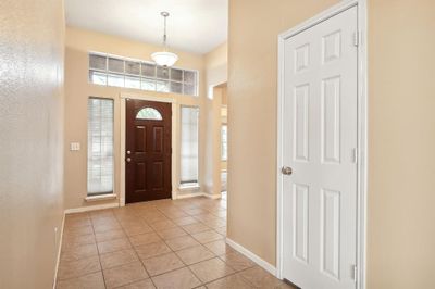 2911 Maple Bend Court, House other with 3 bedrooms, 2 bathrooms and null parking in Houston TX | Image 3