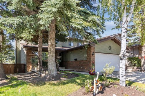 16 Hawkfield Crescent Nw, Calgary, AB, T3G1Z5 | Card Image