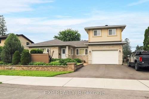 1382 Fisher Ave, Ottawa, ON, K2C1X1 | Card Image