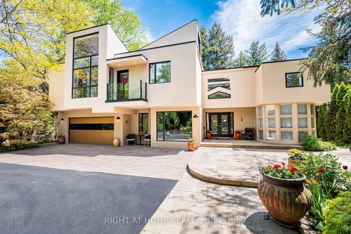 1 Friars Lane, Etobicoke, ON, M9A1T6 | Card Image