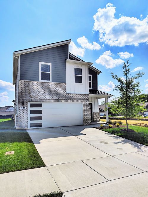 928 Brooklyn Crossing Rd, Gallatin, TN, 37066-5391 | Card Image