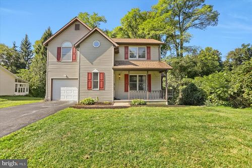 512 Rolling Green Dr, MONROE TOWNSHIP, PA, 17870-9353 | Card Image