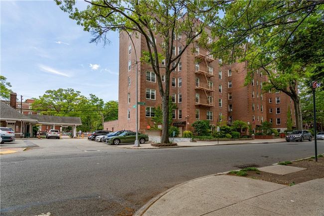 APT-2J - 82-40 Austin St, Home with 2 bedrooms, 1 bathrooms and null parking in Kew Gardens NY | Image 28